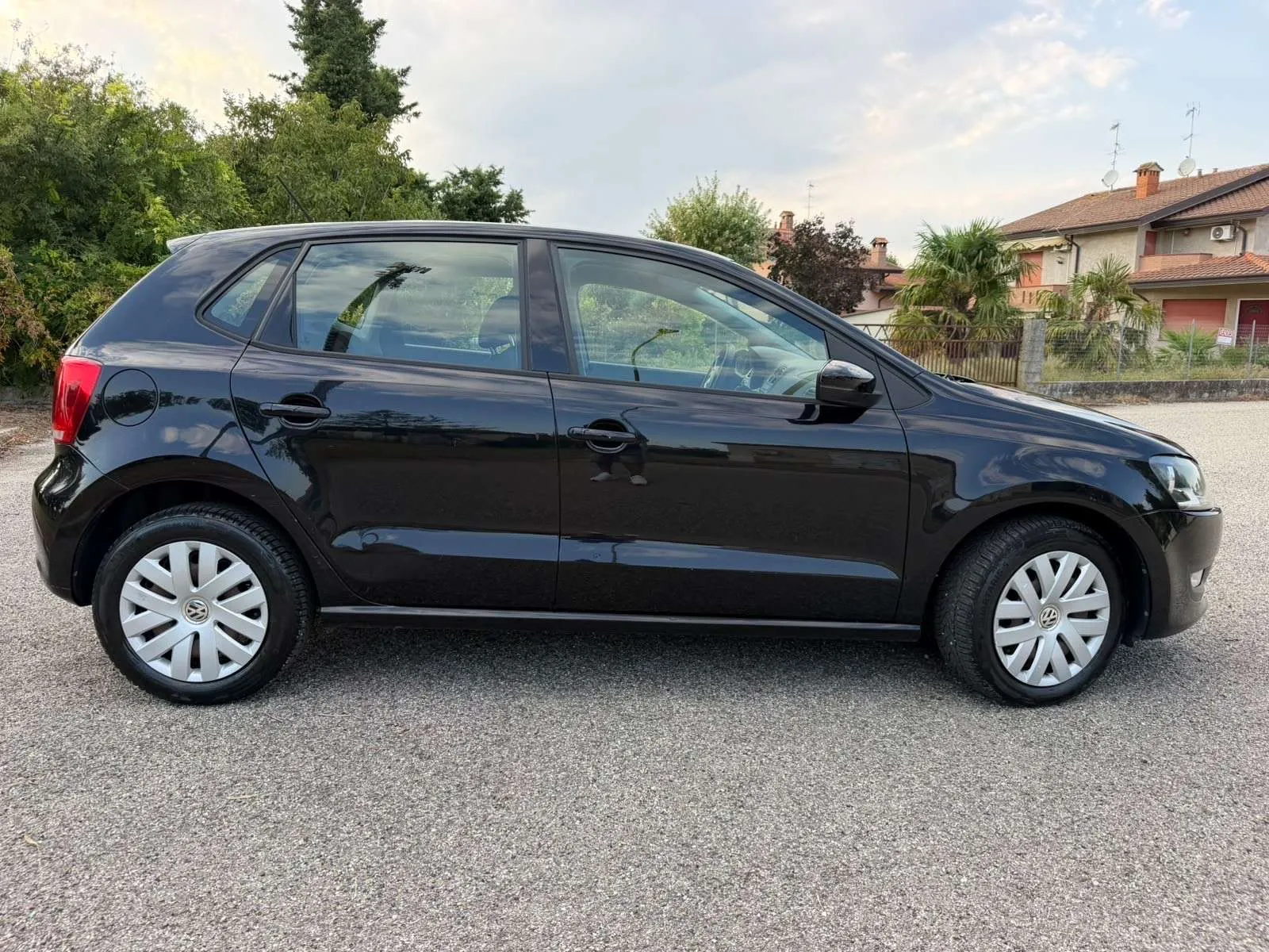 Volkswagen Polo 2015 photo 3