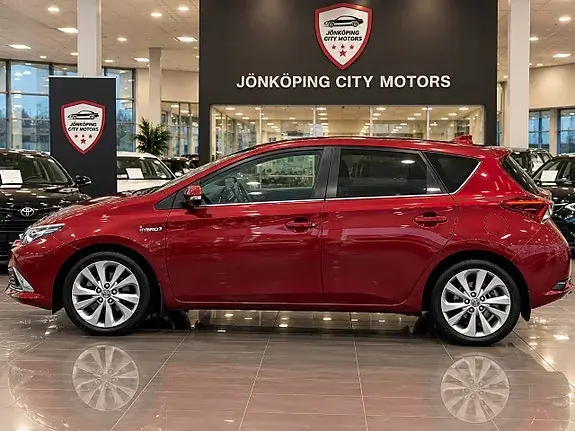 Toyota Auris 2018 photo 2
