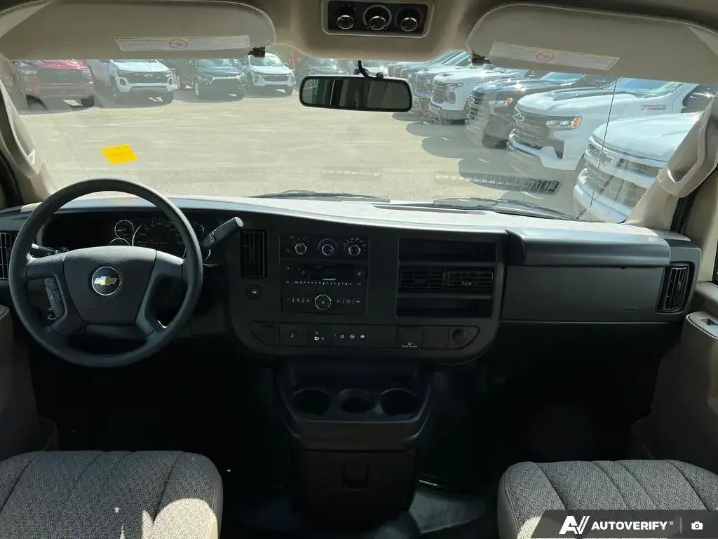 Chevrolet Express 2500 2025 photo 4