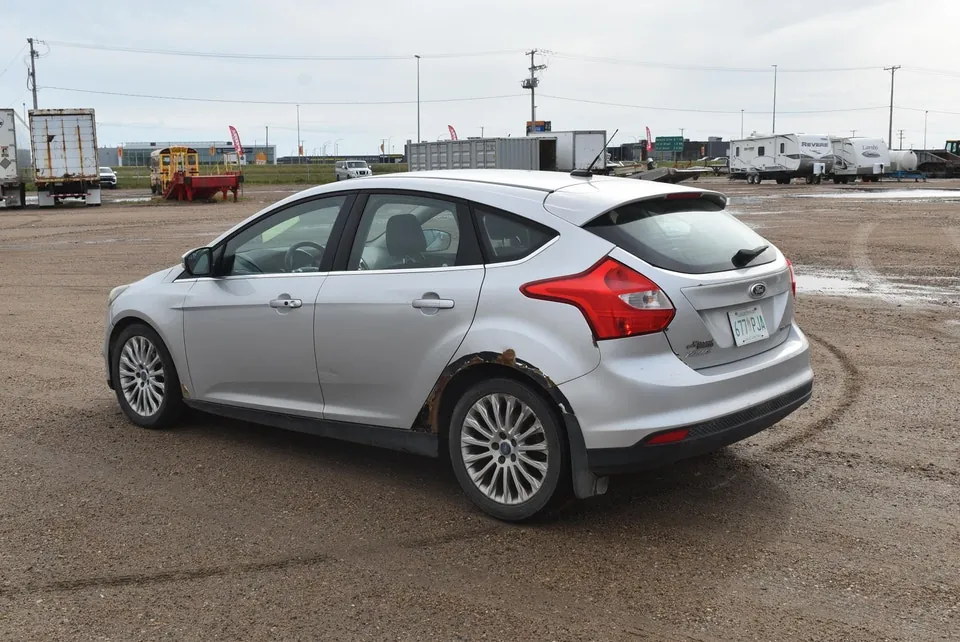 Ford Focus 2012 photo 2