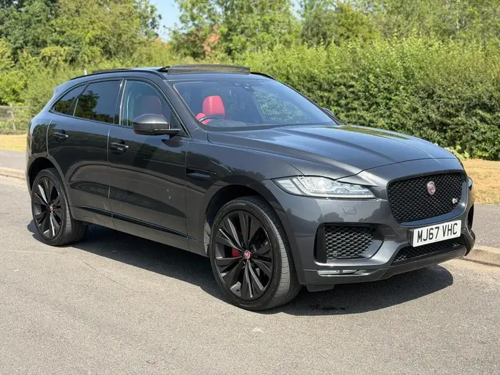 Jaguar F-Pace