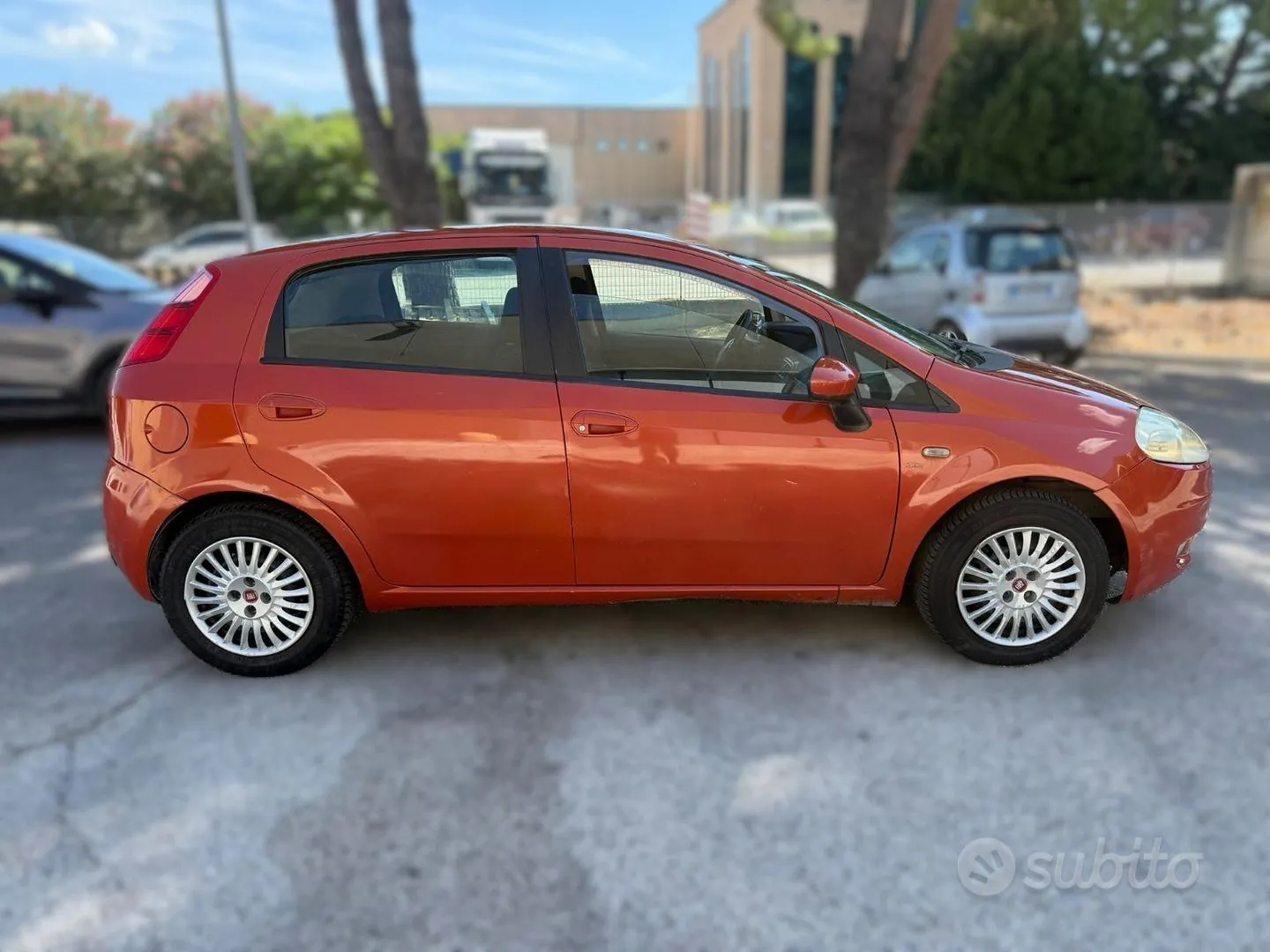 Fiat Grande Punto 2010 photo 3
