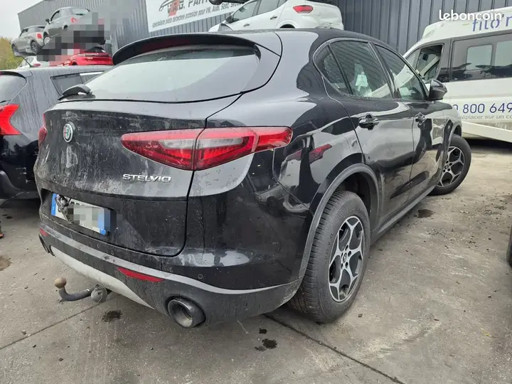 Alfa Romeo Stelvio 2022 photo 2