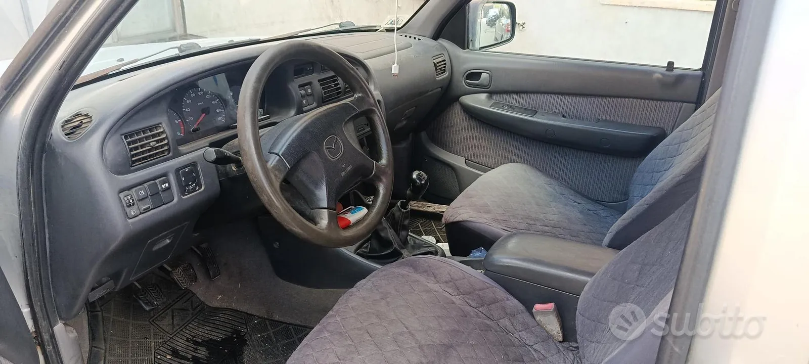 Mazda B2500 1999 photo 5