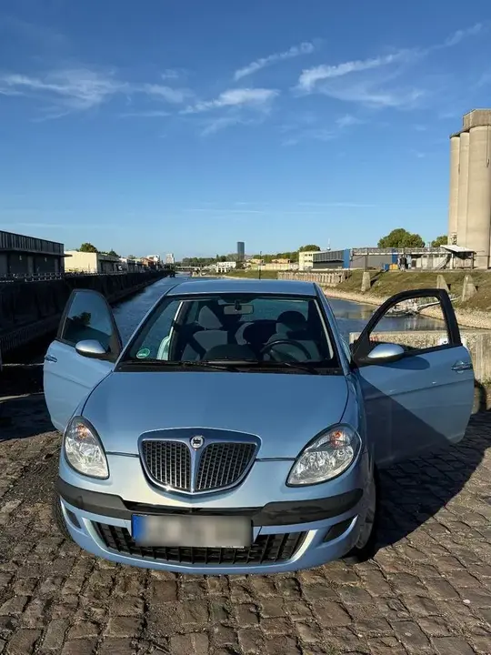 Lancia Ypsilon