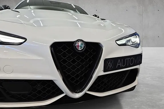 Alfa Romeo Giulia Quadrifoglio 2018 photo 4