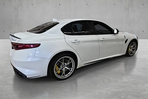 Alfa Romeo Giulia Quadrifoglio 2018 photo 5