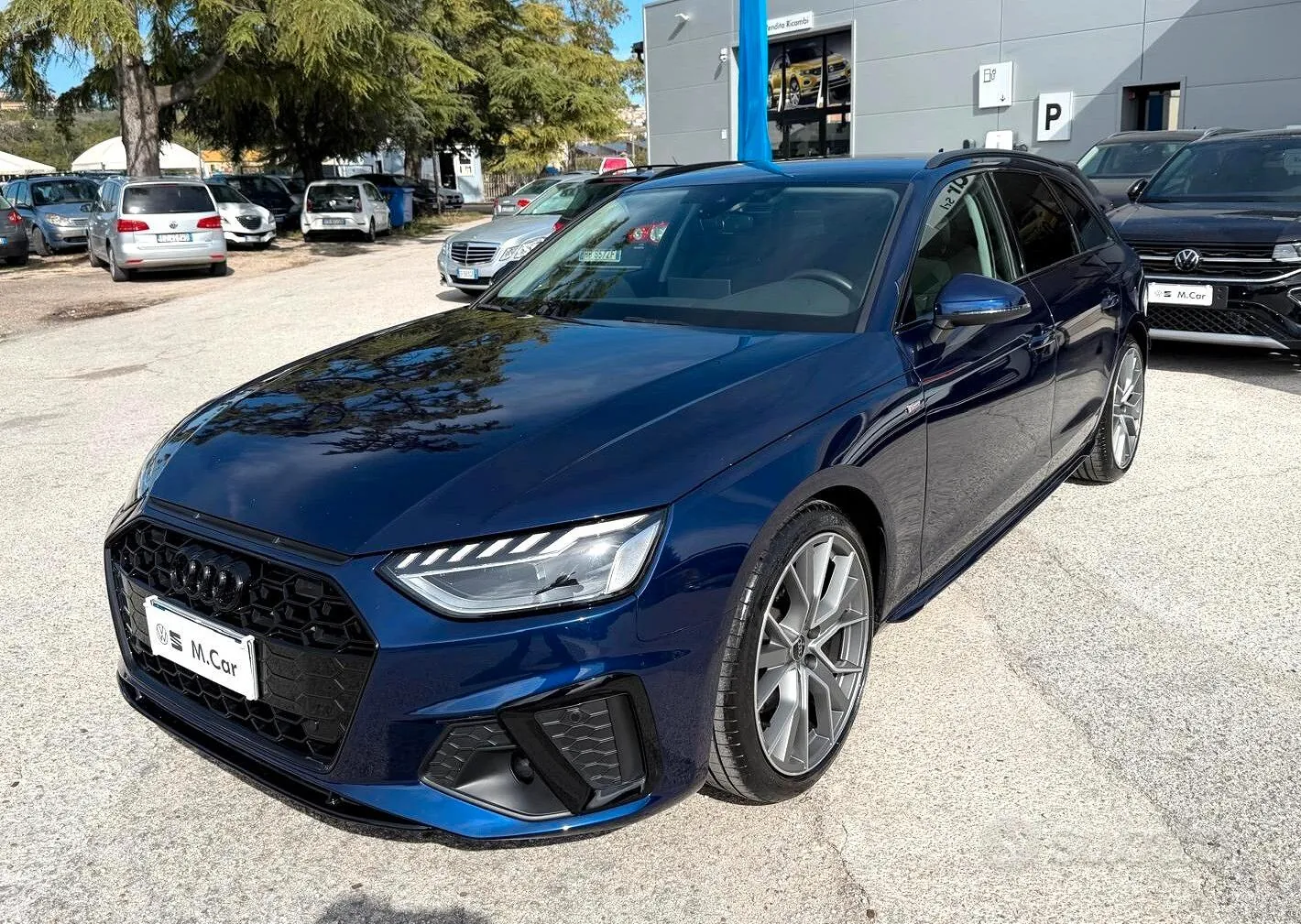 Audi A4 Avant 2023 photo 2