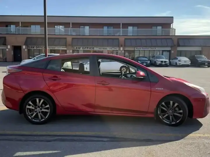 Toyota Prius 2016 photo 2