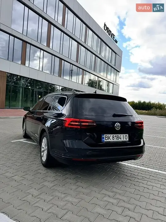 Volkswagen Passat 2017 photo 2