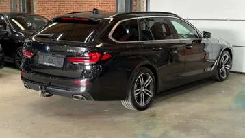 BMW 5 Series 2023 photo 2