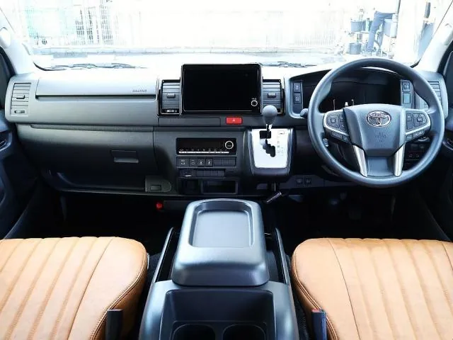 Toyota Hiace Van 2026 photo 2
