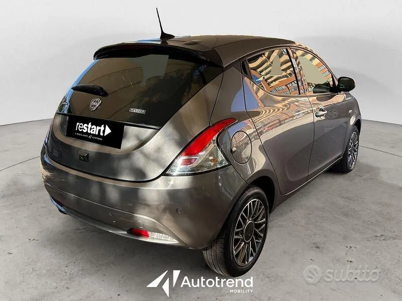 Lancia Ypsilon 2023 photo 2