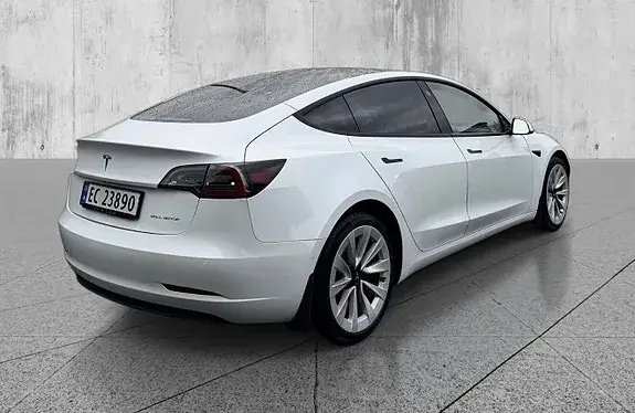 Tesla Model 3 2021 photo 2