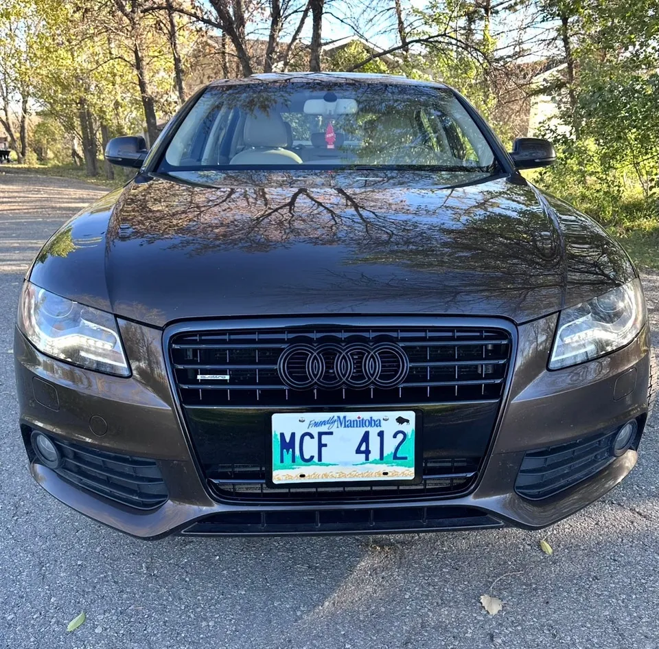 Audi A4 2012 photo 2