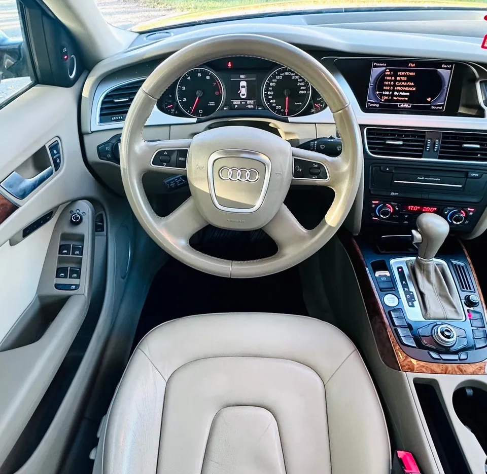 Audi A4 2012 photo 5