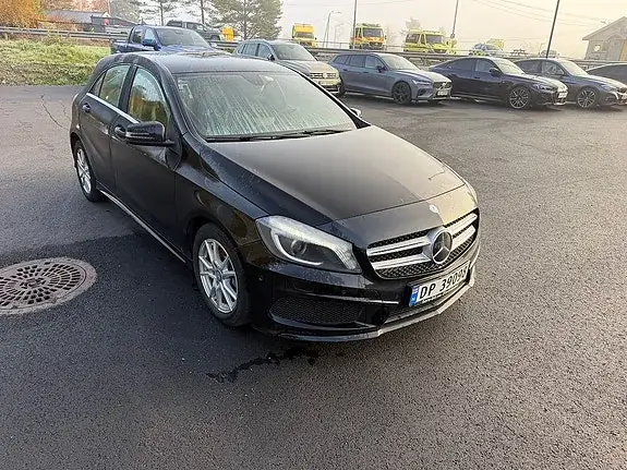 Mercedes-Benz A 180 2013 photo 2