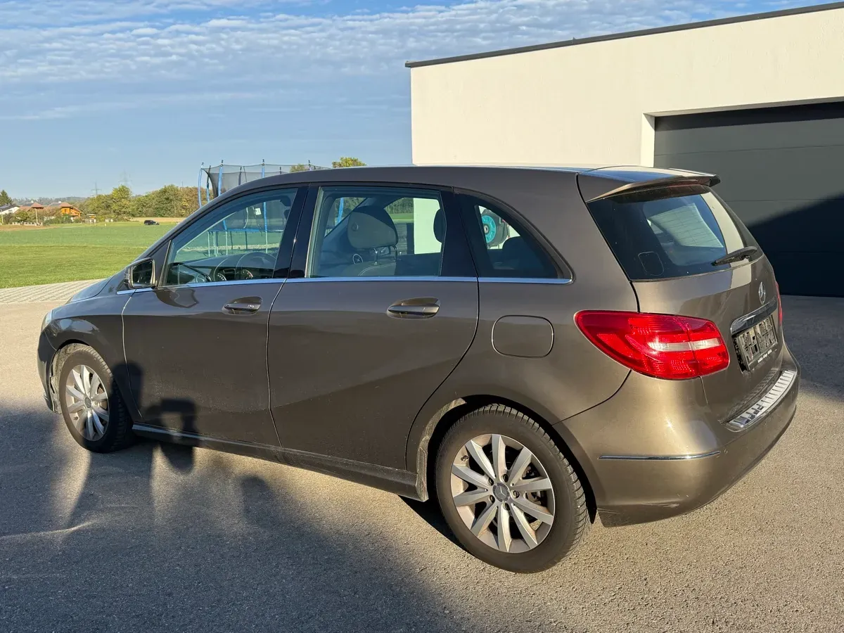 Mercedes-Benz B-Class 2014 photo 3