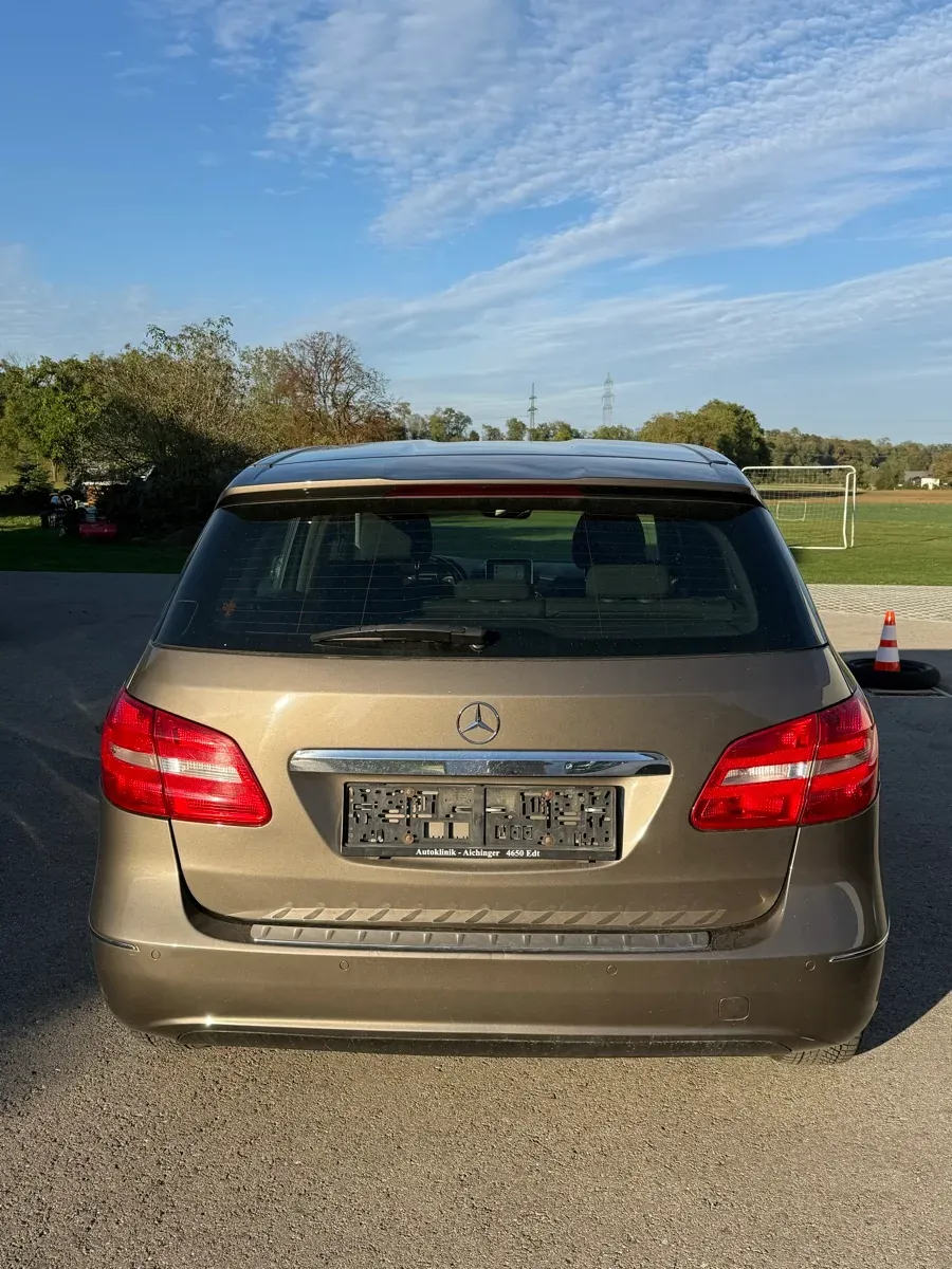 Mercedes-Benz B-Class 2014 photo 2