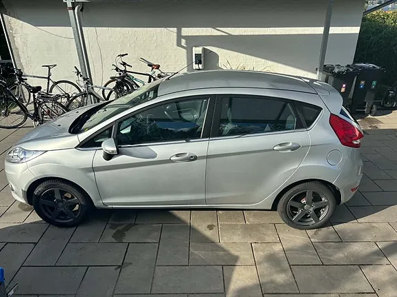 Ford Fiesta 2012 photo 3