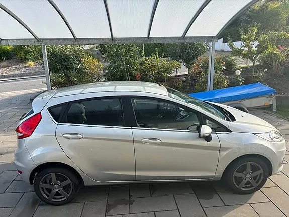 Ford Fiesta 2012 photo 4