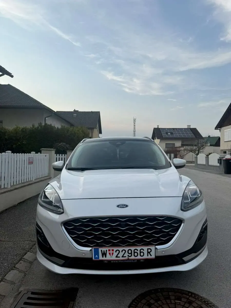 Ford Kuga 2021 photo 2