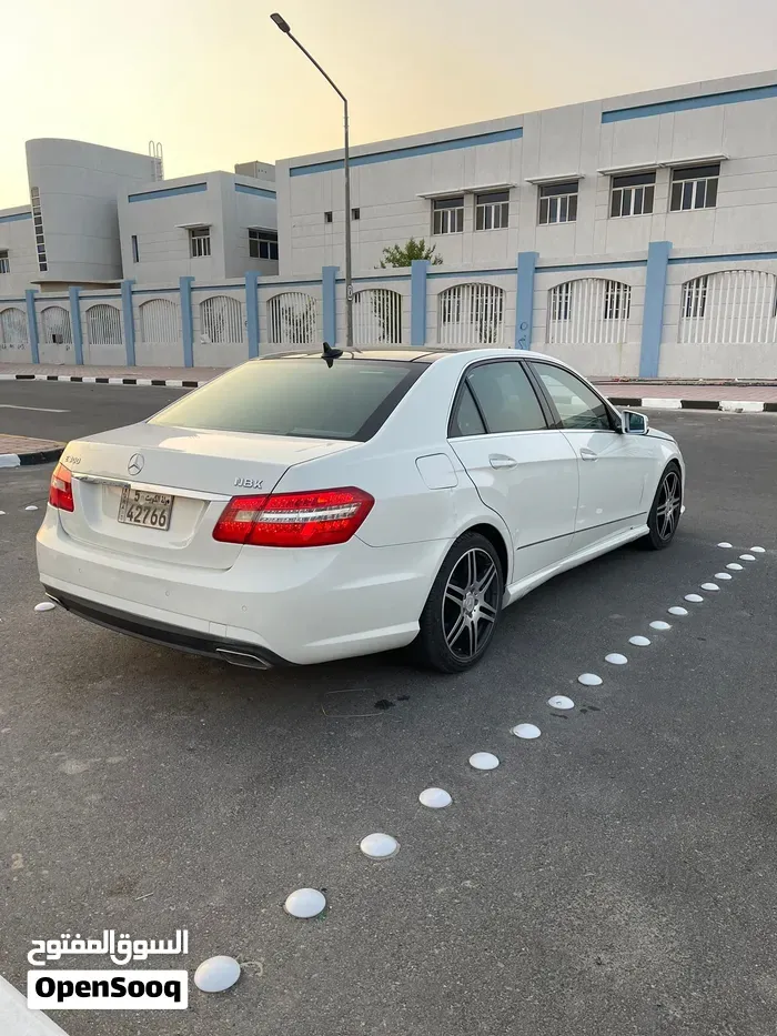 Mercedes-Benz E-Class 2011 photo 4
