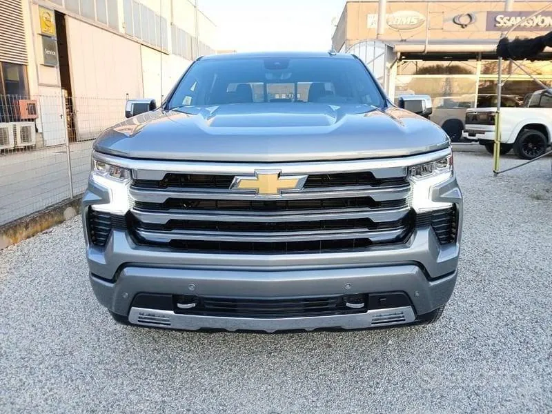 Chevrolet Silverado 2026 photo 3