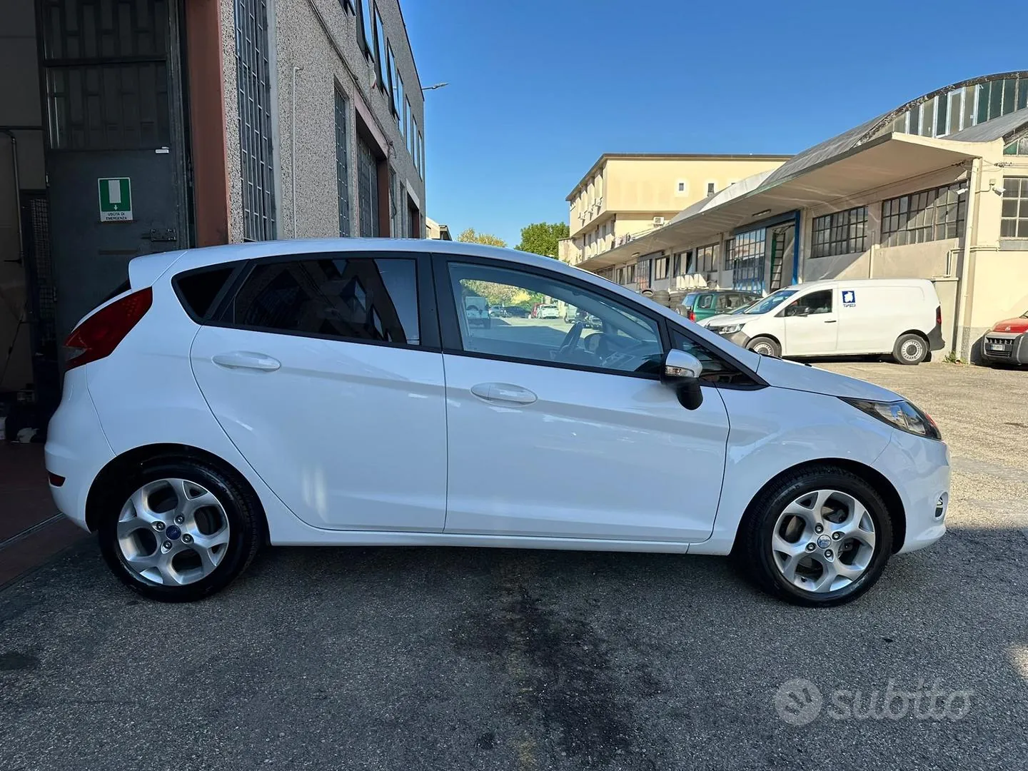 Ford Fiesta 2012 photo 4