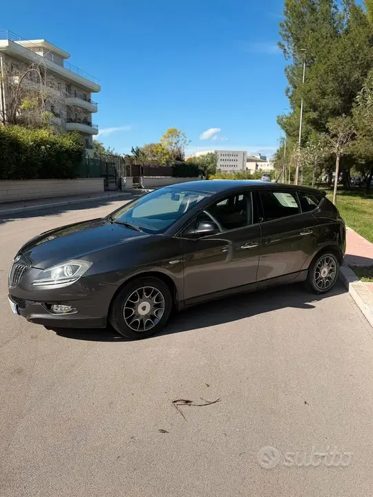 Lancia Delta 2010 photo 2