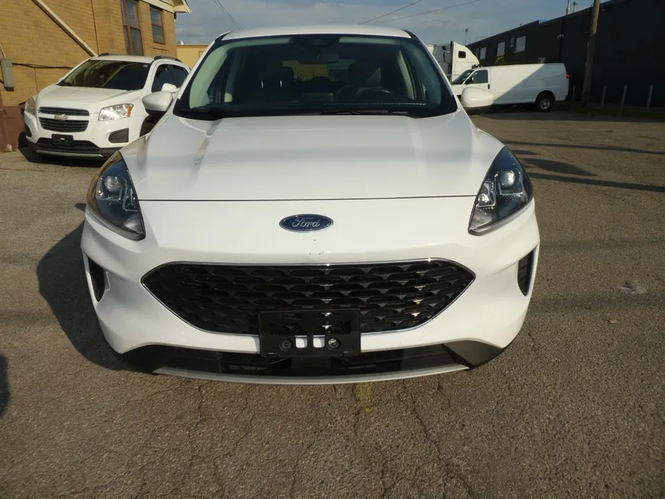 Ford Escape 2021 photo 2