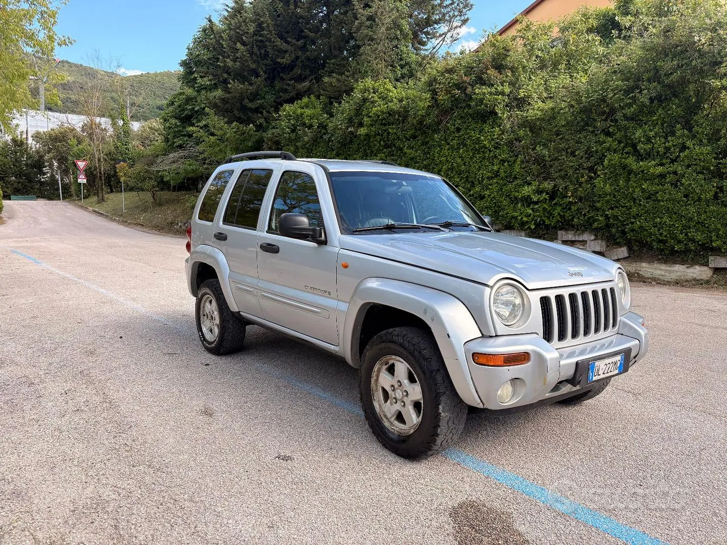 Jeep Cherokee 2004 photo 3