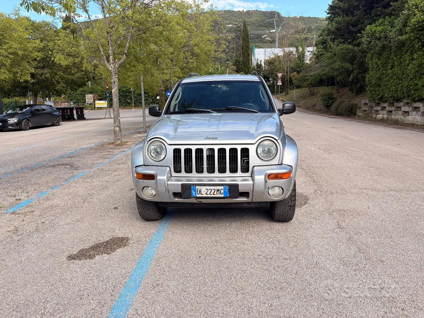 Jeep Cherokee 2004 photo 2