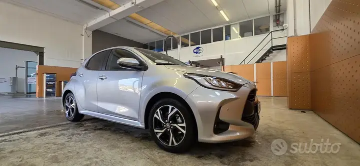 Toyota Yaris 2025 photo 2