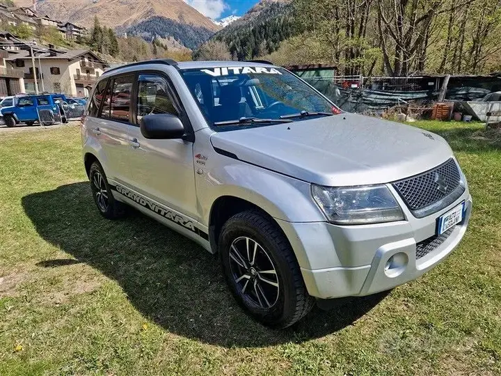 Suzuki Grand Vitara 2005 photo 2