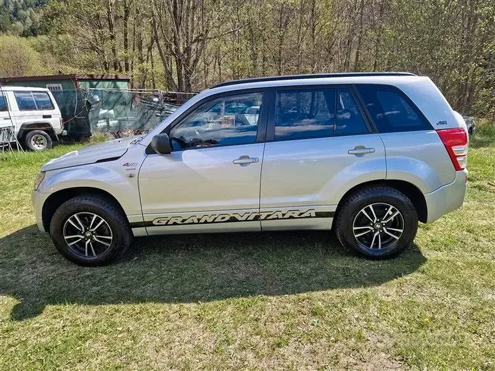 Suzuki Grand Vitara 2005 photo 5