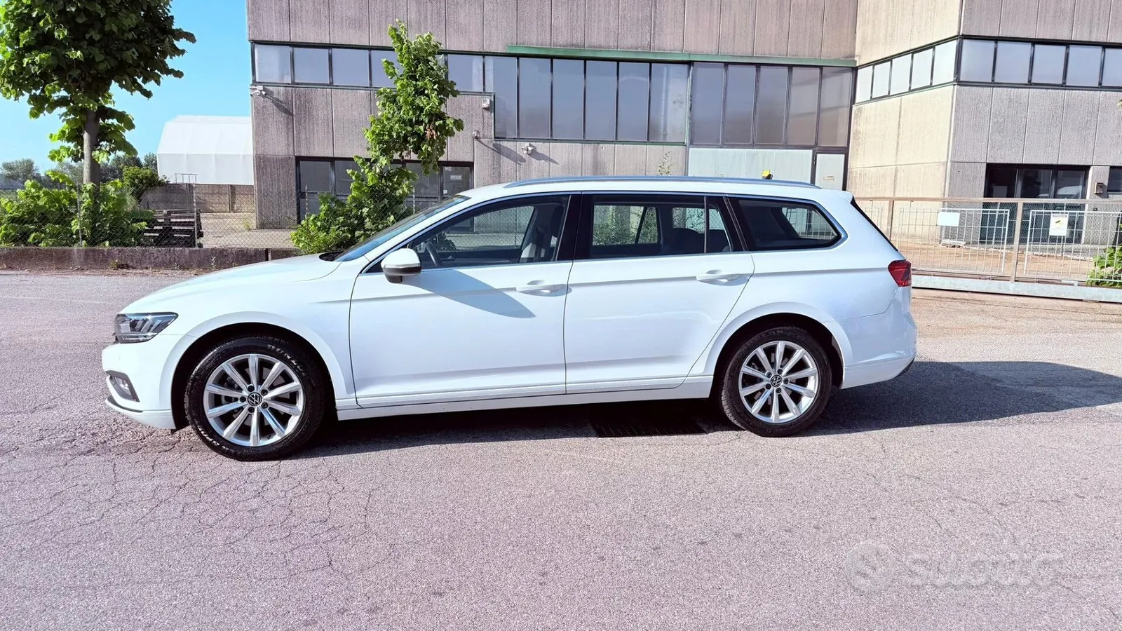 Volkswagen Passat 2021 photo 2
