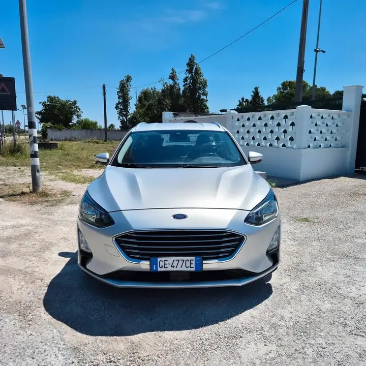 Ford Focus 2021 photo 2