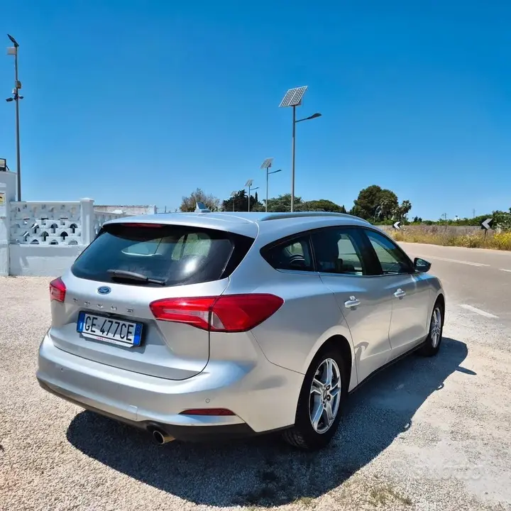Ford Focus 2021 photo 3