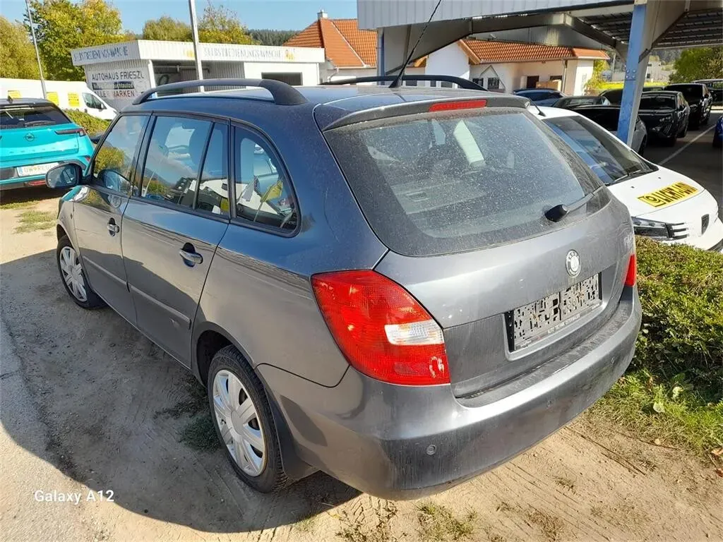 Skoda Fabia 2008 photo 3