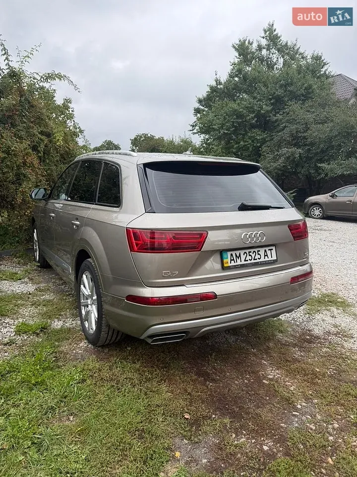 Audi Q7 2017 photo 3