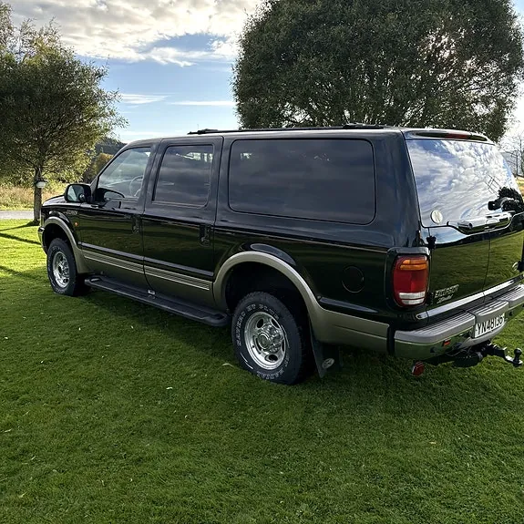 Ford Excursion 2000 photo 3