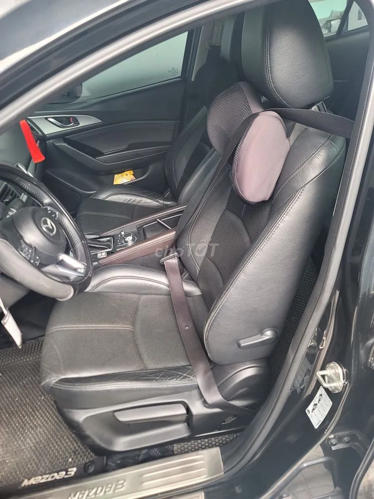 Mazda 3 2018 photo 3
