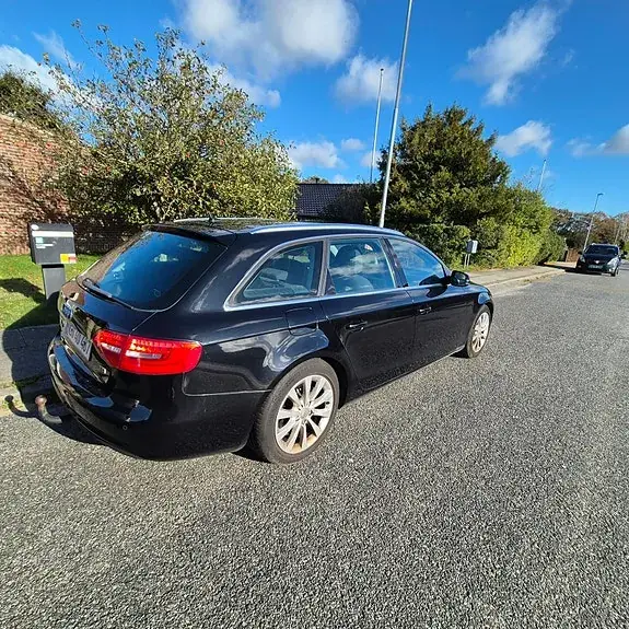 Audi A4 2014 photo 2