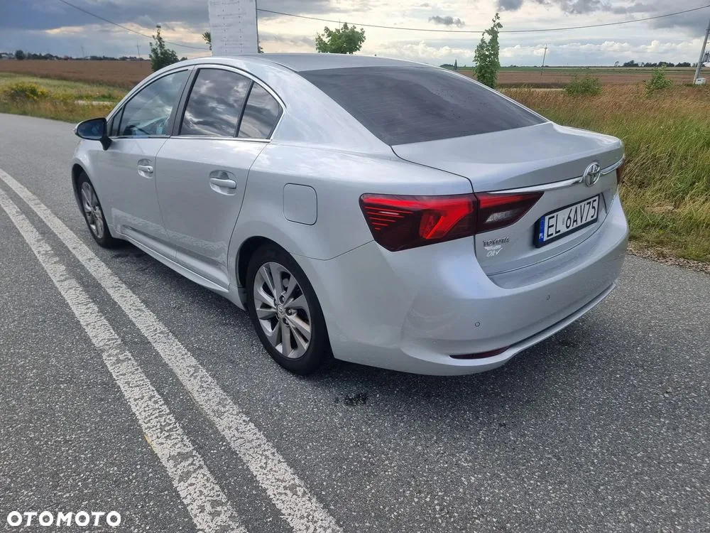 Toyota Avensis 2015 photo 4