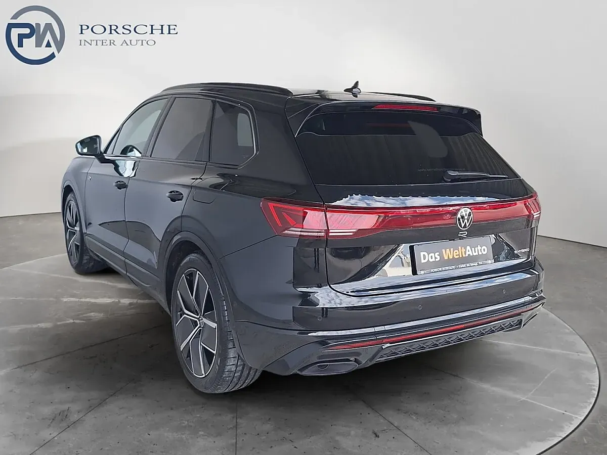 Volkswagen Touareg 2024 photo 3