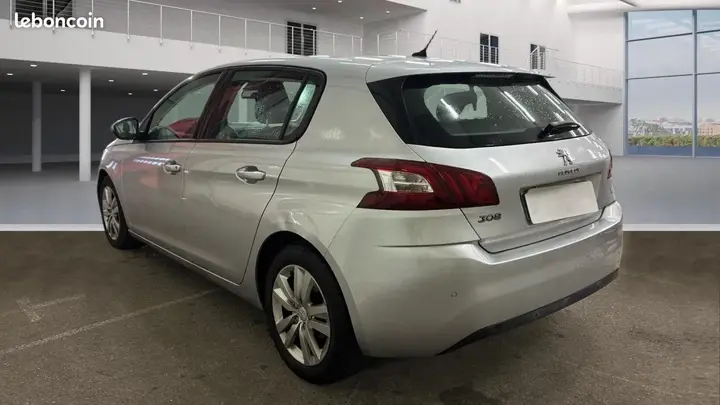 Peugeot 308 2015 photo 2