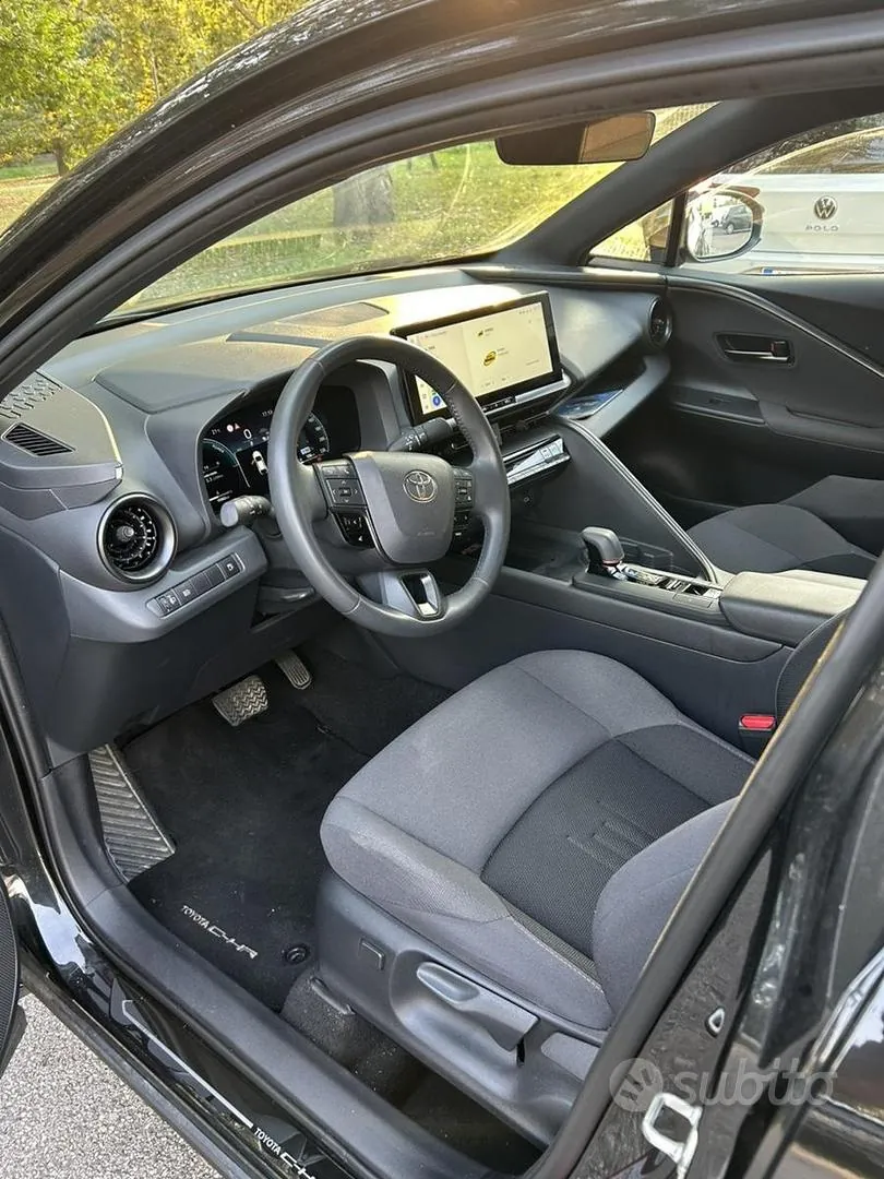 Toyota C-Hr 2025 photo 5