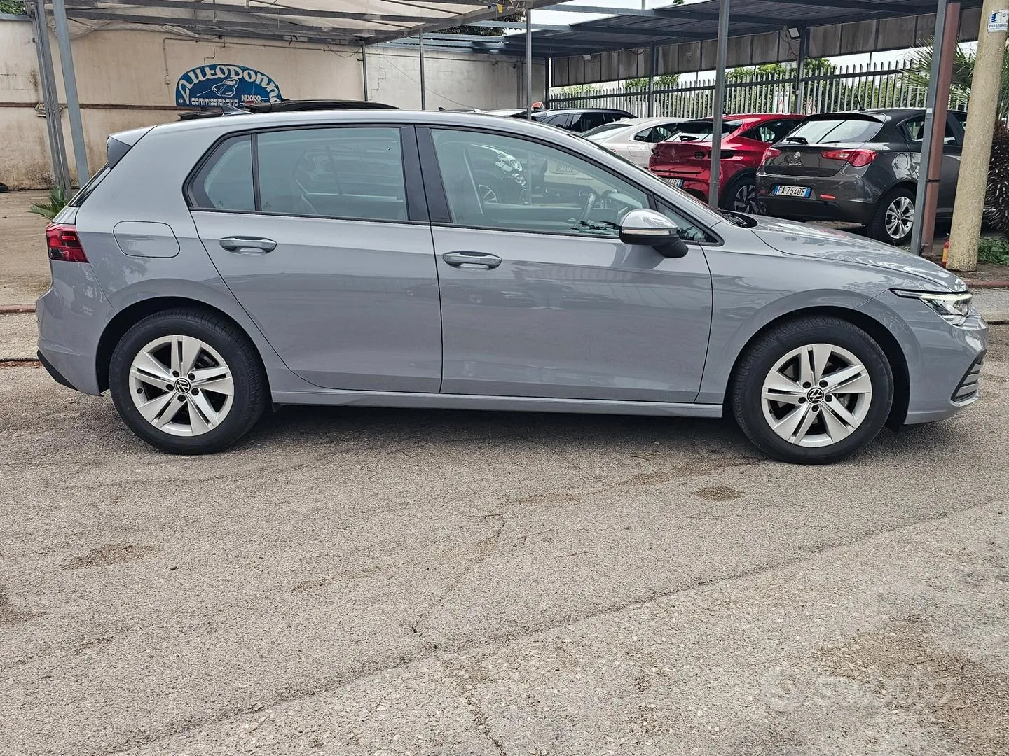 Volkswagen Golf 2022 photo 2