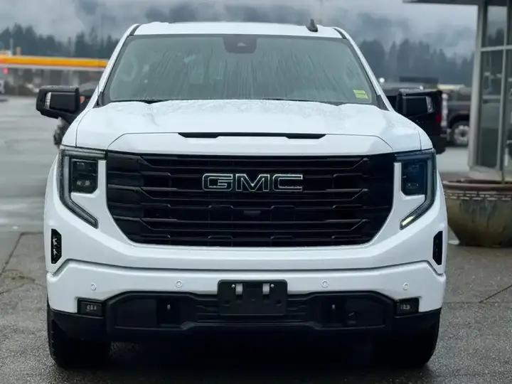 GMC Sierra 1500 2026 photo 2